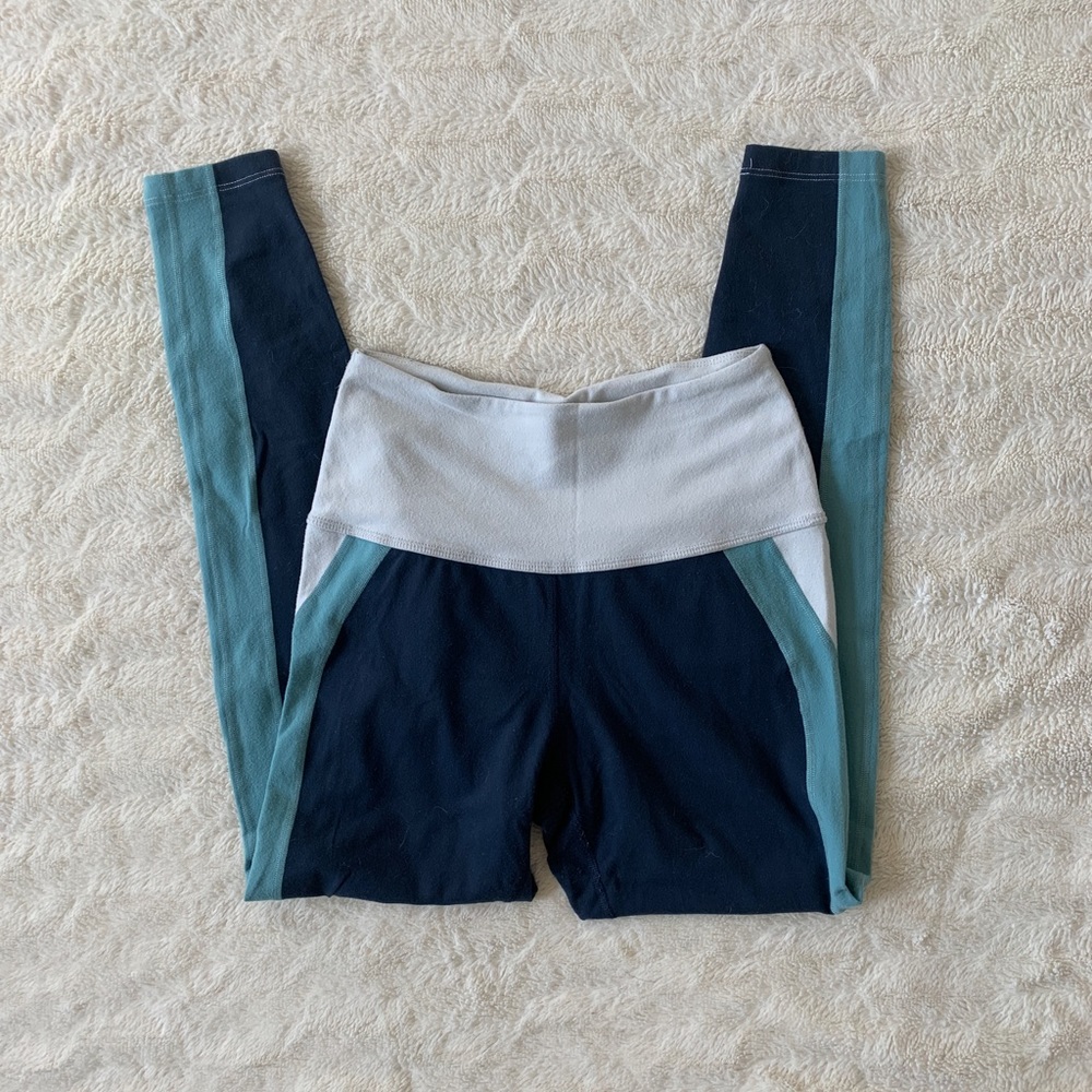 Beyond Yoga Tru Color Block High Waist Legging in Blue Size Medium
